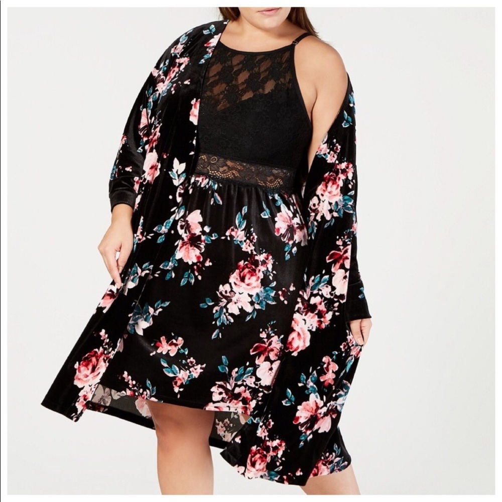 🆕Plus Size Robe in floral velvet Plus Size